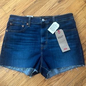 NWT Levi’s High-Rise Jean Shorts sz 12